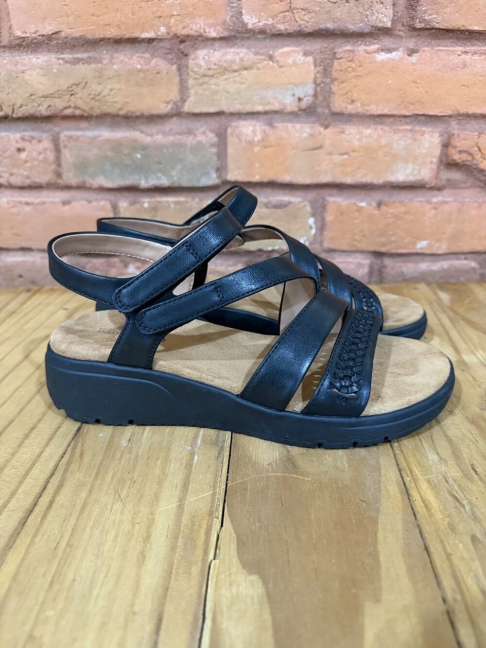 New Baretraps SOREN Women's 6 W Sandals Black Faux Leather Platform Chunky Shoes
